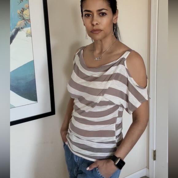 Wet Seal Size M striped cold shoulder top size M - Picture 2 of 6